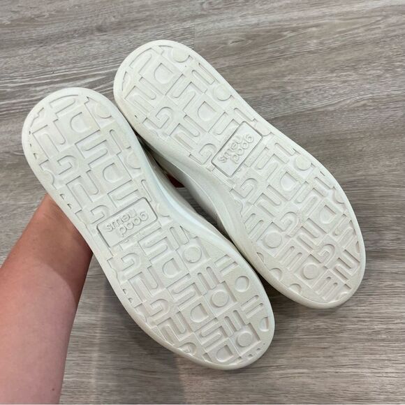 Good News Low Top Court Shoes Sneakers in White Off US9 or EU39 - Picture 11 of 13